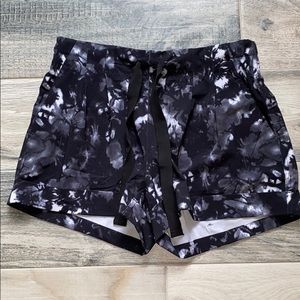 Lululemon spring break away shorts